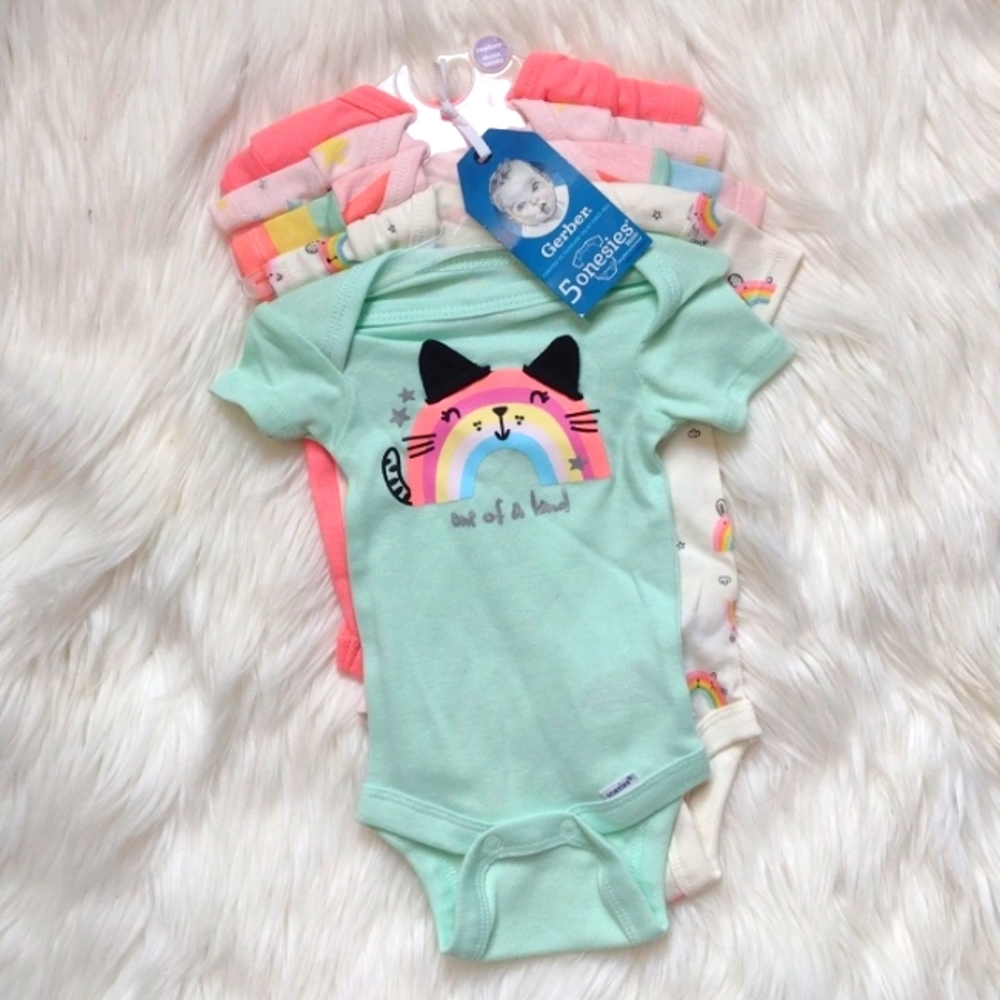 Newborn Onesies💕